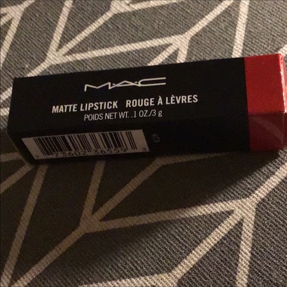 MAC RED ROCK TRUE RED LIPSTICK CLASSIC NEW Matte - Picture 6 of 7